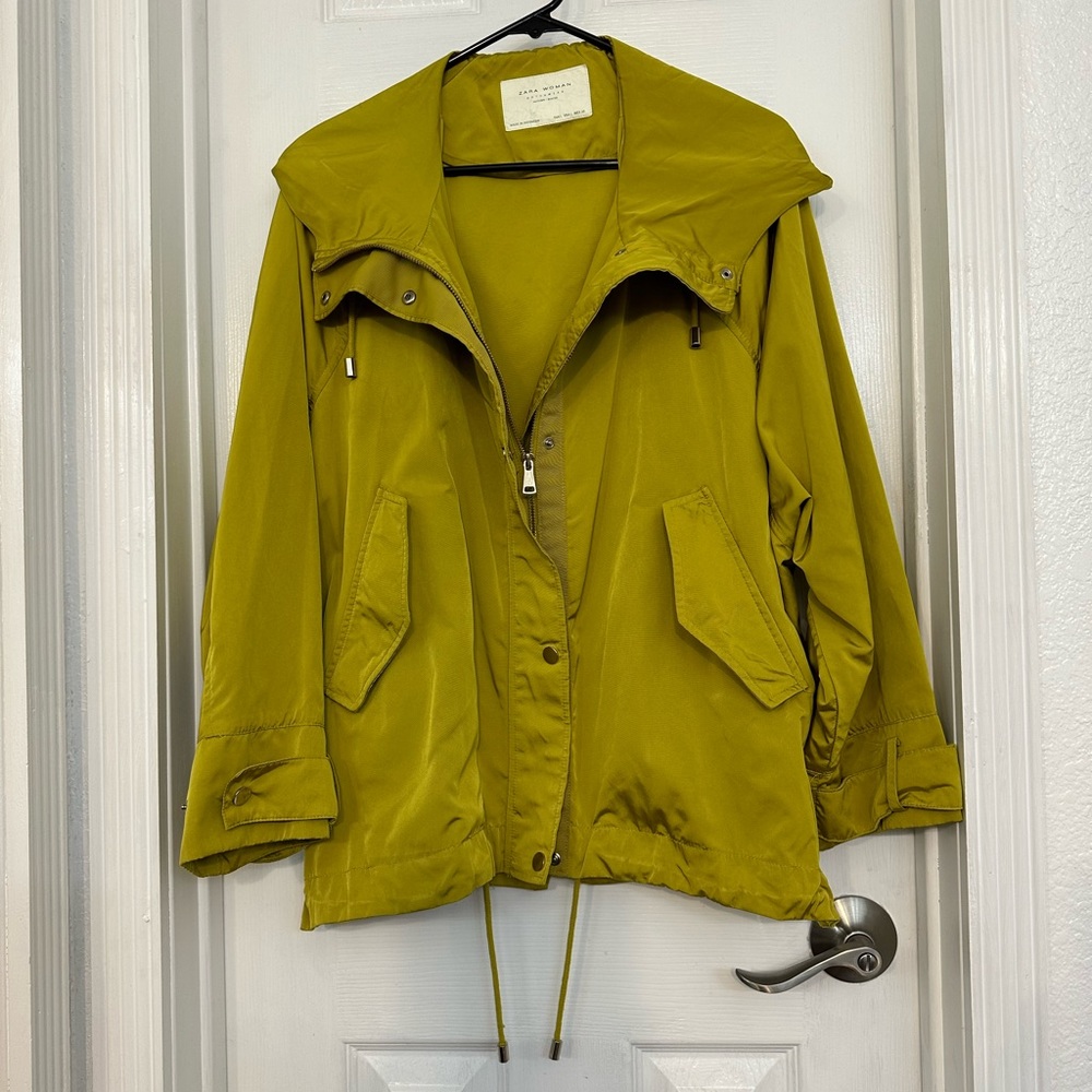Women’s Sz. L Zara oversize jacket lovely chartreuse green zipper & snap placket